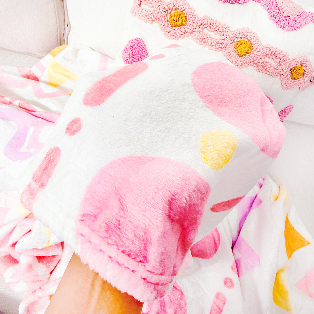 Load image into Gallery viewer, Kawaii Boho Blanket | Cozy Soft Pink Geometric Pattern Throw
