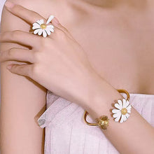 Load image into Gallery viewer, Cute Daisy Jewelry Set - Necklace Earrings Bracelet Ring
