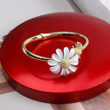 Load image into Gallery viewer, Cute Daisy Jewelry Set - Necklace Earrings Bracelet Ring
